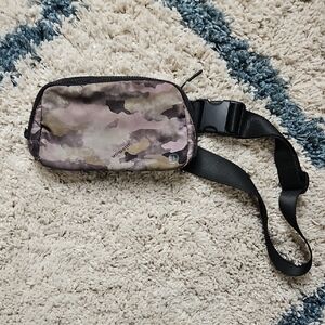 Lululemon Gear Camo Belt Bag